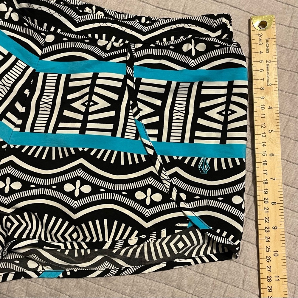 VOLCOM Women's Swim Cover Pull-on Shorts Black White & Turquoise Print Medium - Picture 6 of 9